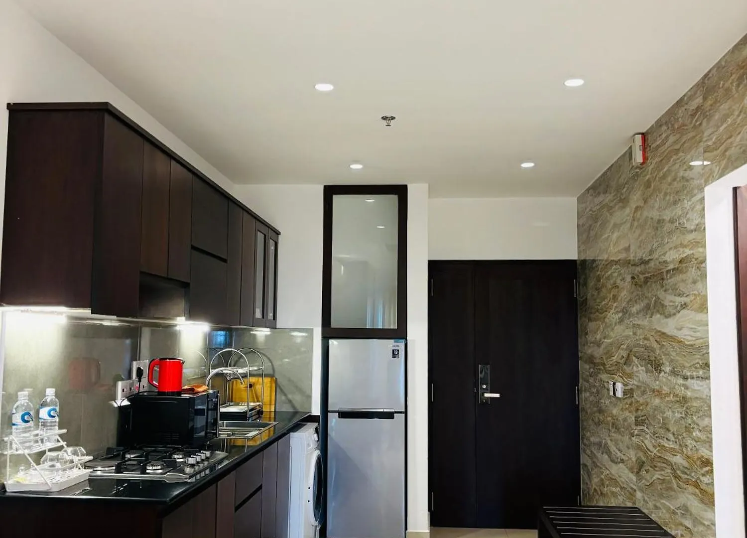 Ocean Breeze Studio Apartment Negombo 0*,